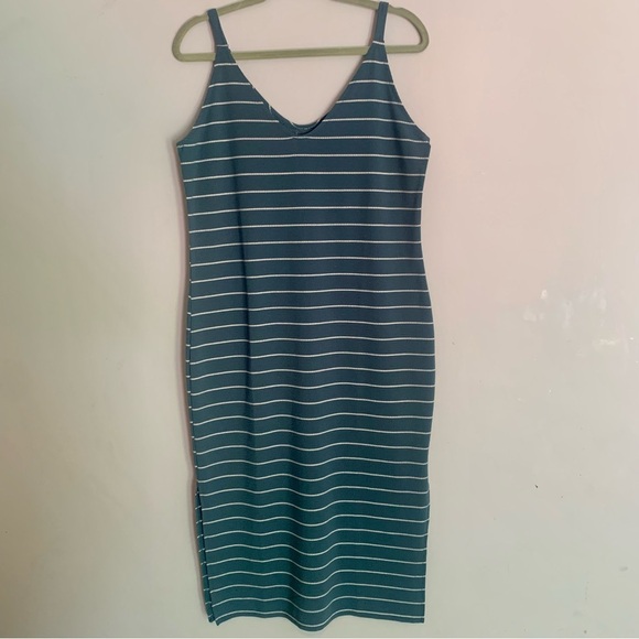 Nordstrom Mellóday double V texture midi dress sz Md - Picture 3 of 8